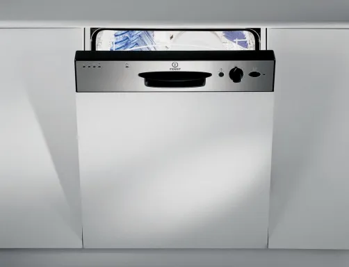 Indesit DVG 623 IX lave-vaisselle Semi-intégré 12 couverts